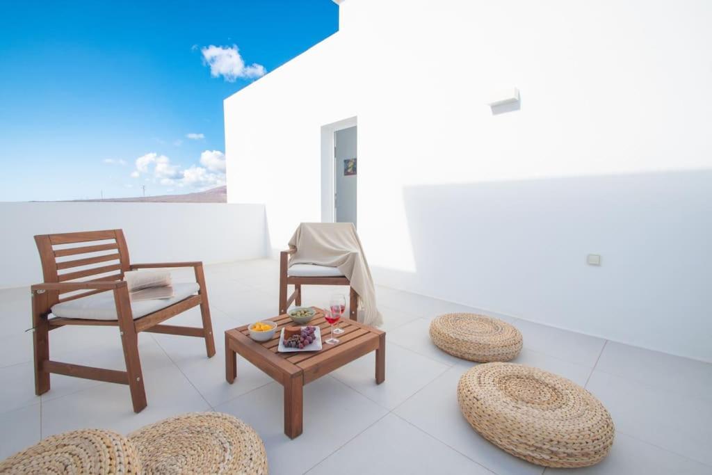 Casa Lolalo - Modern Villa With Pool, 15Min Walk To Marina Rubicon Плая Бланка Екстериор снимка