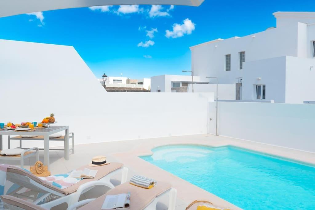 Casa Lolalo - Modern Villa With Pool, 15Min Walk To Marina Rubicon Плая Бланка Екстериор снимка